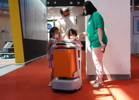 【行業(yè)新聞】30多款機(jī)器人新品首發(fā) 你想要個(gè)什么樣的？